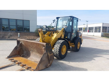 Chargeuse sur pneus CATERPILLAR 906M