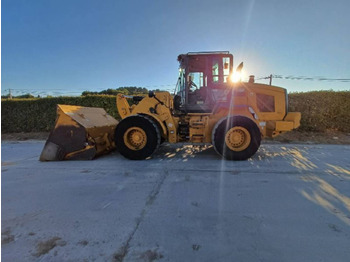 Chargeuse sur pneus CATERPILLAR 938M