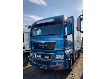 Camion fourgon MAN