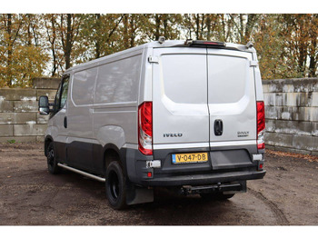 Fourgon utilitaire Iveco Daily 40C21: photos 4