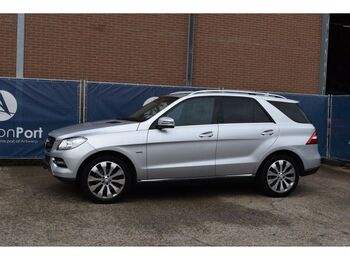 Voiture Mercedes-Benz M-Klasse ML ML350 Bluetec 4matic: photos 1