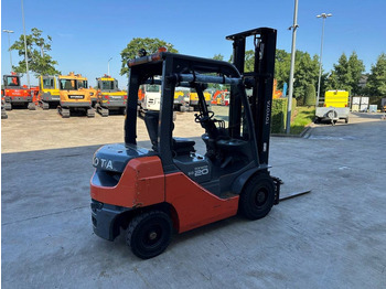 Chariot élévateur diesel Toyota 02-8FDF20: photos 4