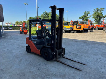 Chariot élévateur diesel Toyota 02-8FDF20: photos 3