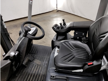 Chariot élévateur à gaz Still RX70-20T: photos 3 Chariot élévateur à gaz Still RX70-20T: photos 3