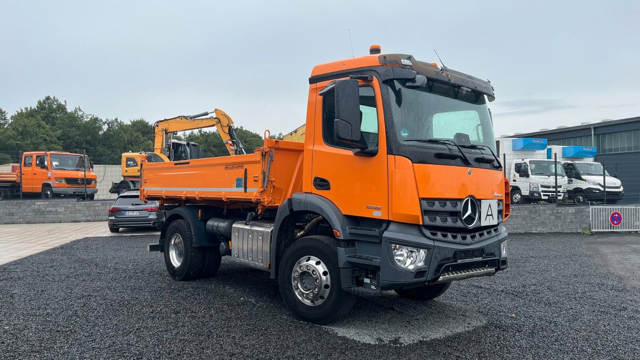 Mercedes-Benz Arocs 1835 Dreiseitenkipper Meiller - Camion benne: photos 3 Mercedes-Benz Arocs 1835 Dreiseitenkipper Meiller - Camion benne: photos 3