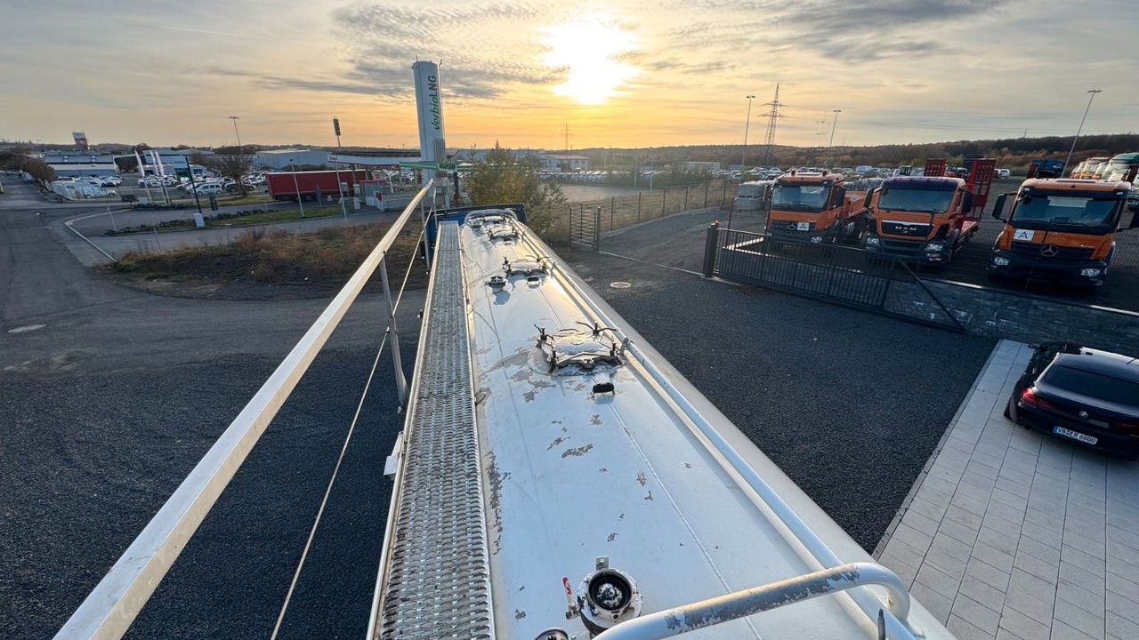 Spitzer SK 2760 CAL GGVS 60m³ Kippsilo - Citerne pulvérulente: photos 5 Spitzer SK 2760 CAL GGVS 60m³ Kippsilo - Citerne pulvérulente: photos 5