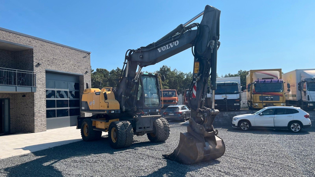 Volvo EW180D 20500 Kg Verstellausleger OilQuick - Pelle sur pneus: photos 2 Volvo EW180D 20500 Kg Verstellausleger OilQuick - Pelle sur pneus: photos 2