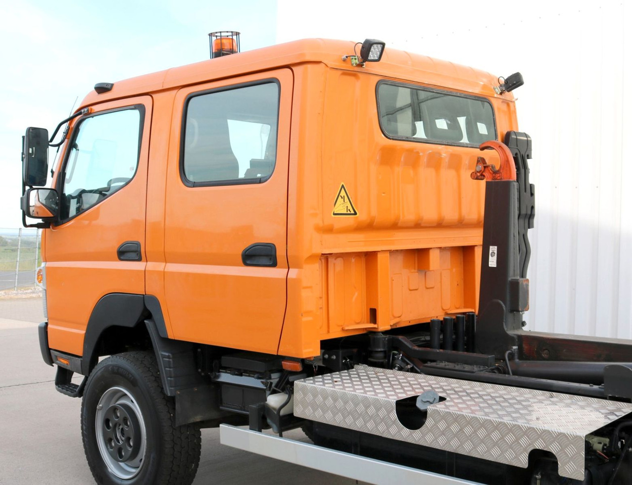 Mitsubishi CANTER 6C180 DOKA 4x4 KLIMA WINDE Standhz. 37tkm - Châssis cabine: photos 5 Mitsubishi CANTER 6C180 DOKA 4x4 KLIMA WINDE Standhz. 37tkm - Châssis cabine: photos 5