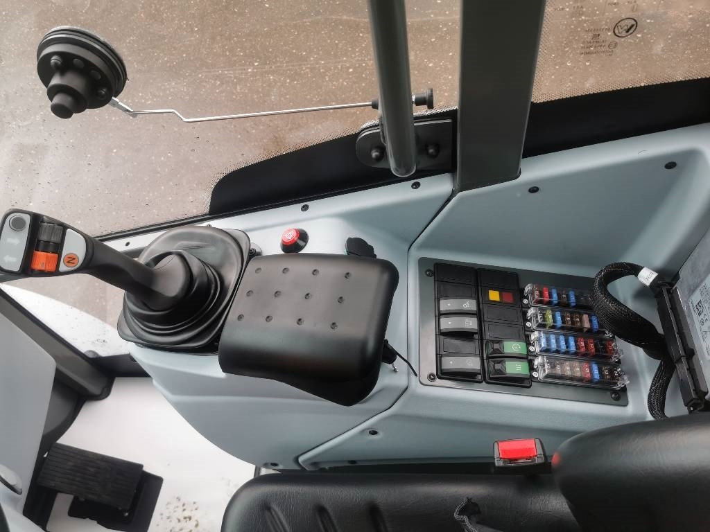 Chargeuse sur pneus Kramer 5065: photos 8