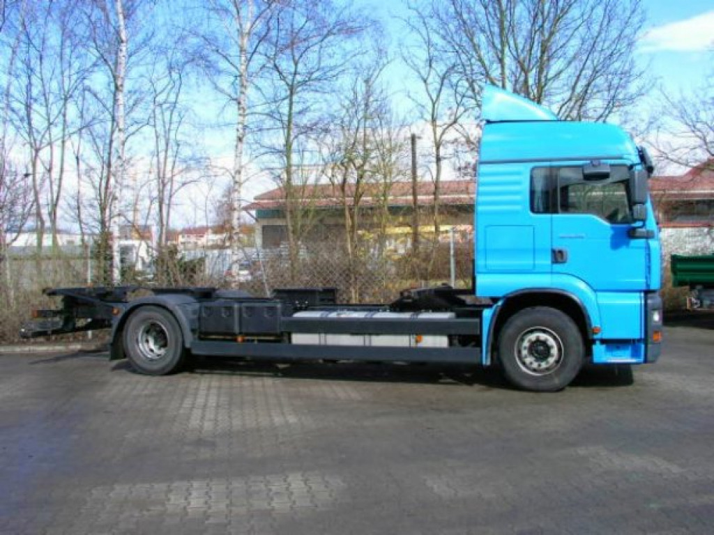MAN TGA 02 18.410 TGA2 Achs BDF- LKW - Camion porte-conteneur/ Caisse mobile: photos 5 MAN TGA 02 18.410 TGA2 Achs BDF- LKW - Camion porte-conteneur/ Caisse mobile: photos 5