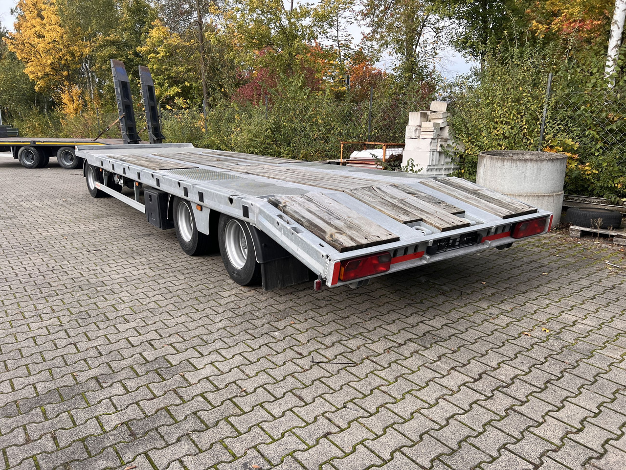Möslein TO 3 F Schwebheim 3 Achs Tiefladeranhänger - Remorque porte-engin surbaissée: photos 5 Möslein TO 3 F Schwebheim 3 Achs Tiefladeranhänger - Remorque porte-engin surbaissée: photos 5