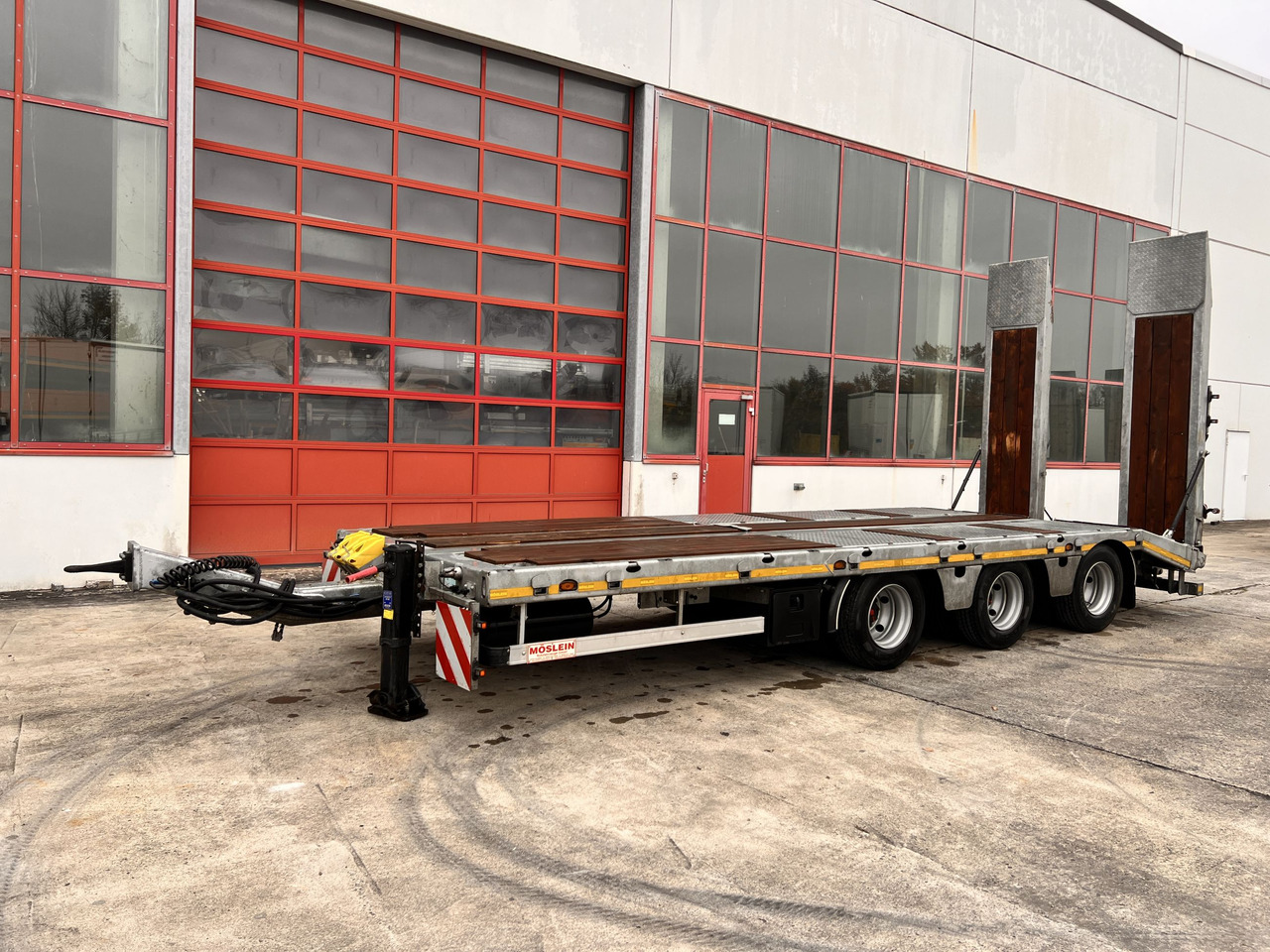 Möslein TTA33 Schwebheim 31 t Tridemtieflader gelenkt, Neuwertig - Remorque porte-engin surbaissée: photos 4 Möslein TTA33 Schwebheim 31 t Tridemtieflader gelenkt, Neuwertig - Remorque porte-engin surbaissée: photos 4