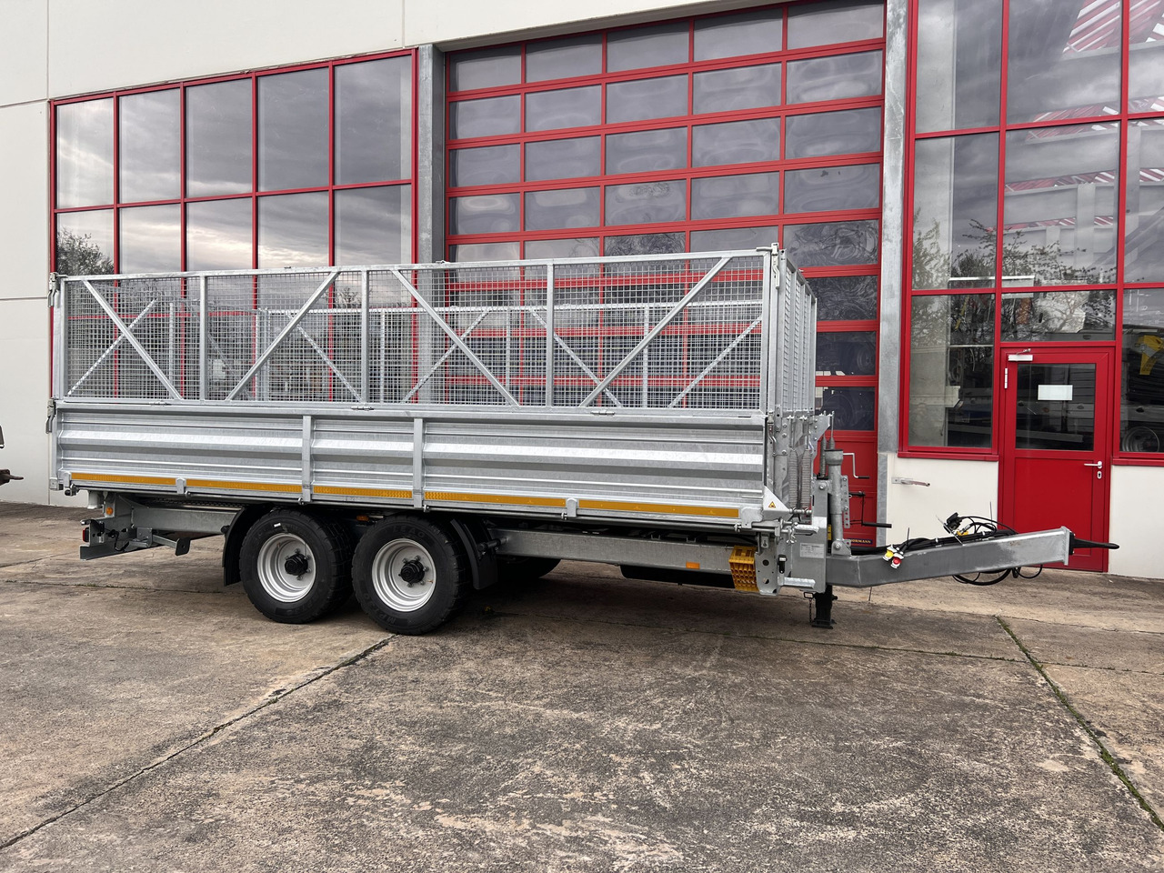 Möslein TTD 11 Breite Reifen 5,70 lang Kipper Tieflader, Breite Reifen, 5,70 m lang-- Neufahrzeug -- - Remorque benne: photos 1 Möslein TTD 11 Breite Reifen 5,70 lang Kipper Tieflader, Breite Reifen, 5,70 m lang-- Neufahrzeug -- - Remorque benne: photos 1