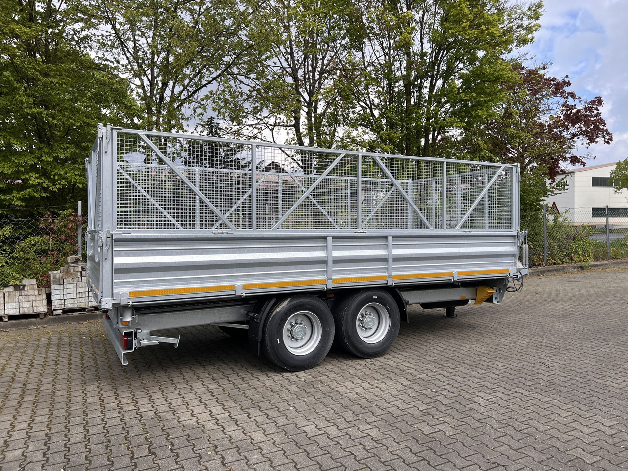 Möslein TTD 14 5,70 m 14 t Tandem- Kipper Tieflader 5,70 m lang, Breite Reifen-- Neufahrzeug -- en crédit-bail Möslein TTD 14 5,70 m 14 t Tandem- Kipper Tieflader 5,70 m lang, Breite Reifen-- Neufahrzeug --: photos 8 Möslein TTD 14 5,70 m 14 t Tandem- Kipper Tieflader 5,70 m lang, Breite Reifen-- Neufahrzeug -- en crédit-bail Möslein TTD 14 5,70 m 14 t Tandem- Kipper Tieflader 5,70 m lang, Breite Reifen-- Neufahrzeug --: photos 8