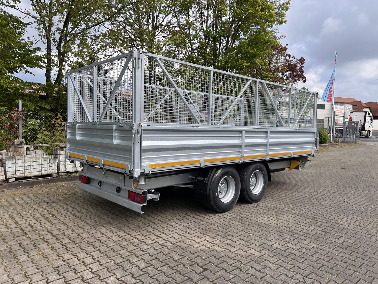 Möslein TTD 14 5,70 m 14 t Tandem- Kipper Tieflader 5,70 m lang, Breite Reifen-- Neufahrzeug -- en crédit-bail Möslein TTD 14 5,70 m 14 t Tandem- Kipper Tieflader 5,70 m lang, Breite Reifen-- Neufahrzeug --: photos 6 Möslein TTD 14 5,70 m 14 t Tandem- Kipper Tieflader 5,70 m lang, Breite Reifen-- Neufahrzeug -- en crédit-bail Möslein TTD 14 5,70 m 14 t Tandem- Kipper Tieflader 5,70 m lang, Breite Reifen-- Neufahrzeug --: photos 6