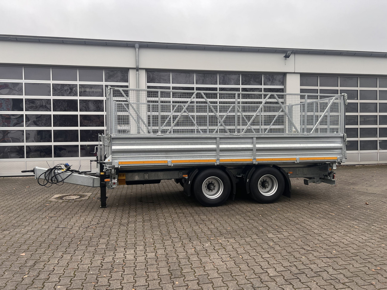 Möslein TTD 19 AB neuer 19 t Tandemkipper TiefladerGitteraufsatz - Remorque benne: photos 1 Möslein TTD 19 AB neuer 19 t Tandemkipper TiefladerGitteraufsatz - Remorque benne: photos 1