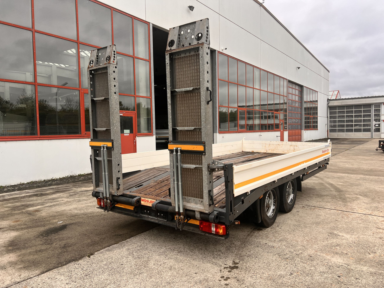 Möslein TTS 11 Schwebheim Tandemtieflader - Remorque porte-engin surbaissée: photos 3 Möslein TTS 11 Schwebheim Tandemtieflader - Remorque porte-engin surbaissée: photos 3