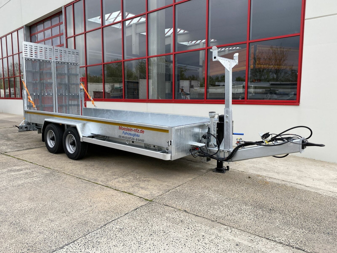 Möslein Tieflader für Fräsen breiten hydraulischen Ramp - Remorque porte-engin surbaissée: photos 4 Möslein Tieflader für Fräsen breiten hydraulischen Ramp - Remorque porte-engin surbaissée: photos 4
