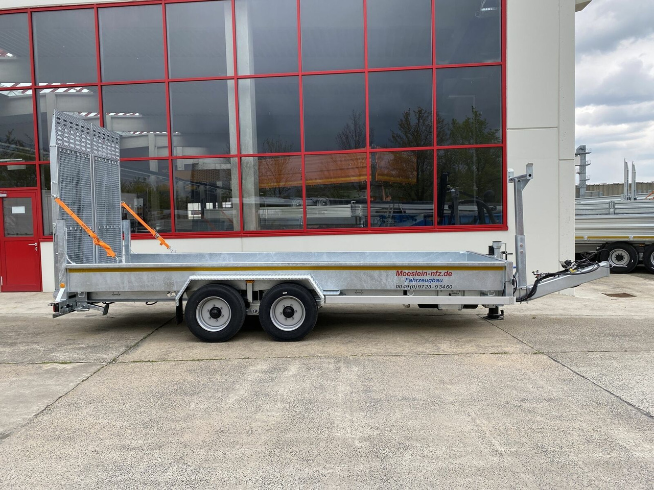 Möslein Tieflader für Fräsen breiten hydraulischen Ramp - Remorque porte-engin surbaissée: photos 3 Möslein Tieflader für Fräsen breiten hydraulischen Ramp - Remorque porte-engin surbaissée: photos 3