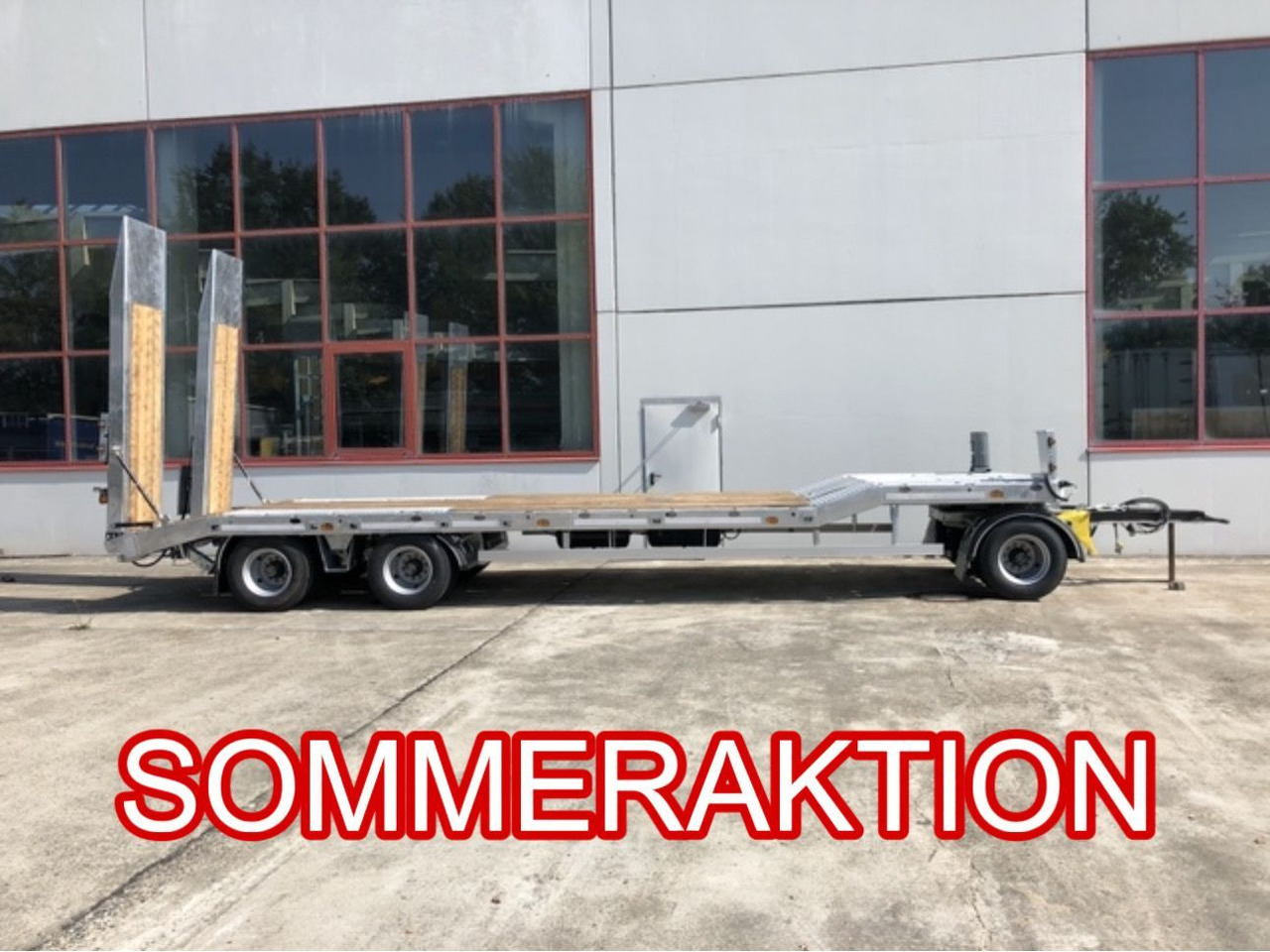 Möslein neuer 3 Achs Tieflader- Anhänger - Remorque porte-engin surbaissée: photos 1 Möslein neuer 3 Achs Tieflader- Anhänger - Remorque porte-engin surbaissée: photos 1