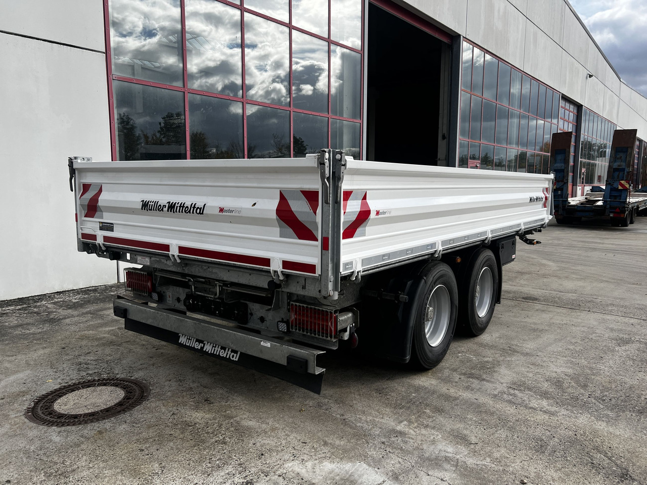 Müller Mitteltal TA-2 14,4 t Tandemkipper- Tieflader Breitbereifung NEUWERTIG - Remorque benne: photos 5 Müller Mitteltal TA-2 14,4 t Tandemkipper- Tieflader Breitbereifung NEUWERTIG - Remorque benne: photos 5