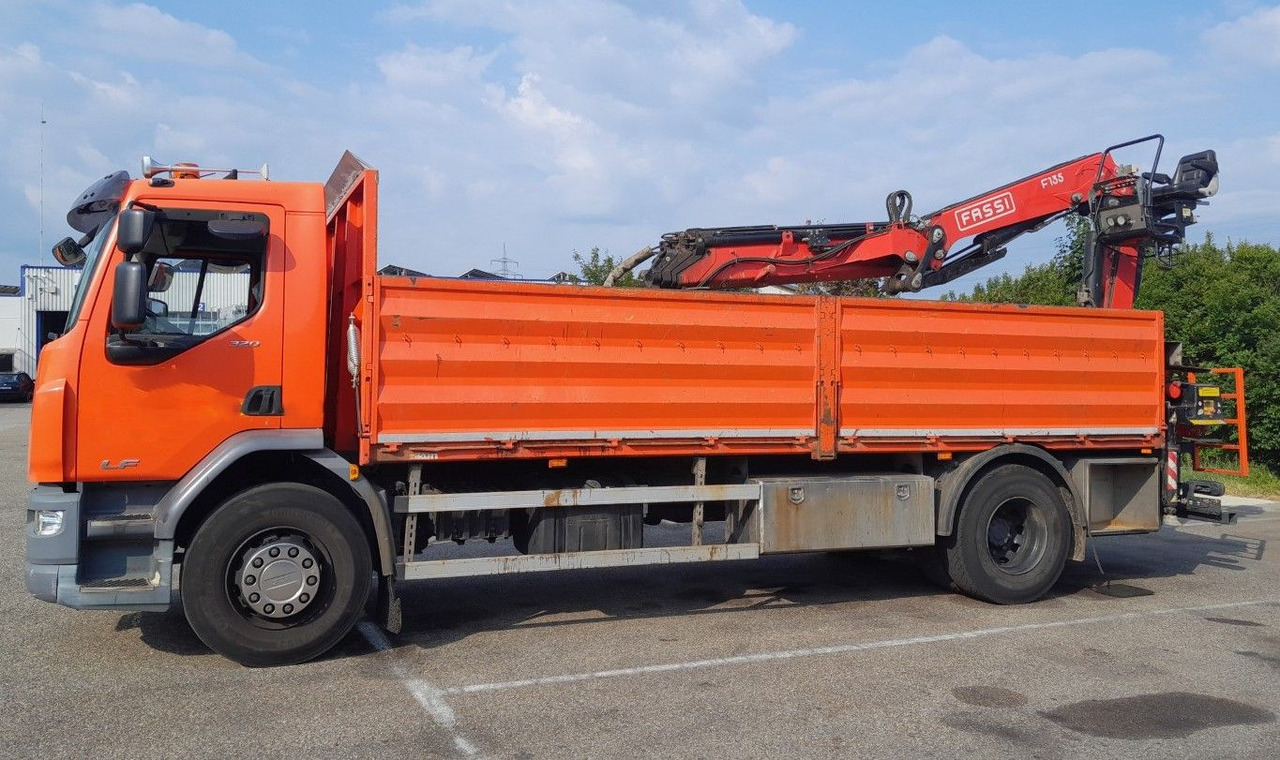 DAF FA LF 320 19t Fassi Kran - Camion plateau, Camion grue: photos 2 DAF FA LF 320 19t Fassi Kran - Camion plateau, Camion grue: photos 2