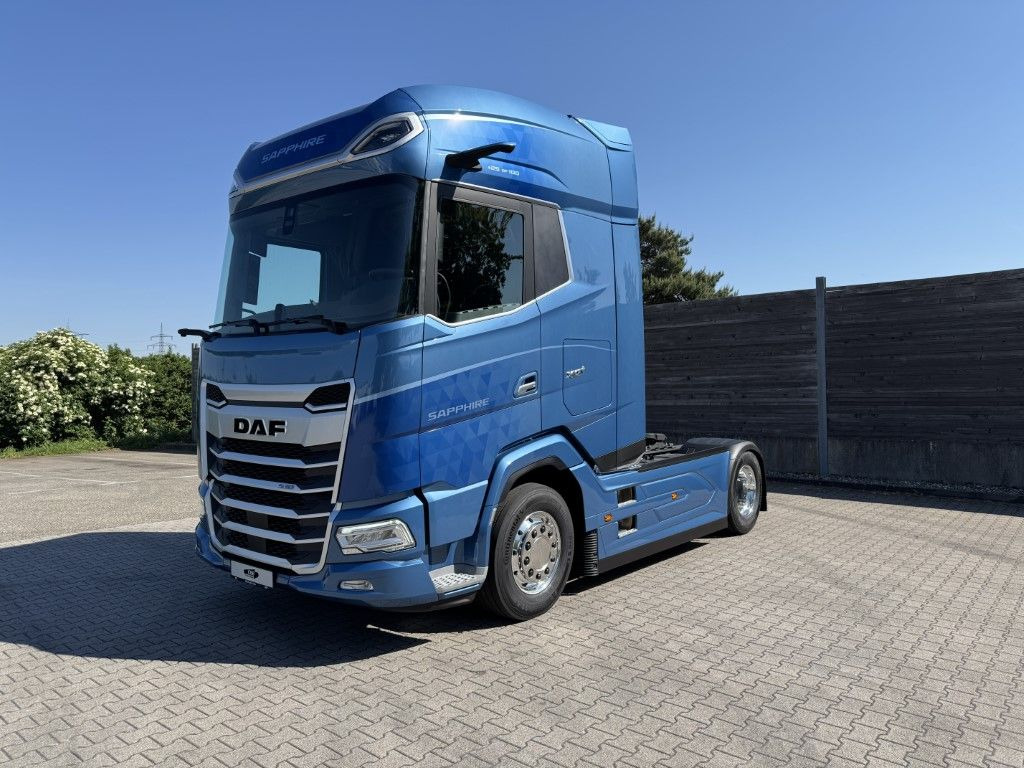 DAF FT XG  530 BLAU METALLIC Limited Edition - Tracteur routier: photos 1 DAF FT XG  530 BLAU METALLIC Limited Edition - Tracteur routier: photos 1