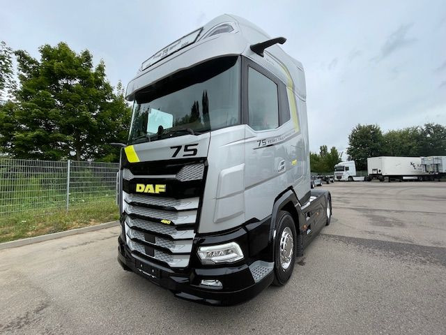 DAF XG+ 480 FT 75 Jahre DAF Edition "Limitiert" DAF XG+ 480 FT 75 Jahre DAF Edition - Tracteur routier: photos 2 DAF XG+ 480 FT 75 Jahre DAF Edition "Limitiert" DAF XG+ 480 FT 75 Jahre DAF Edition - Tracteur routier: photos 2