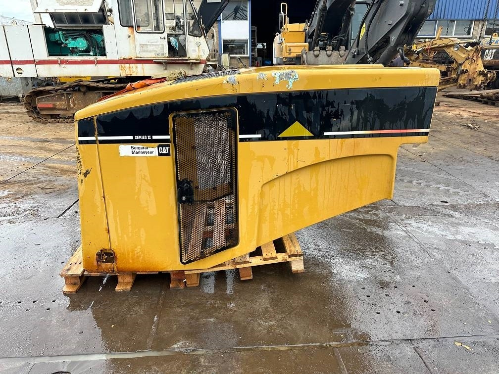 CAT 950 G II engine cover - Cabine pour Engins de chantier: photos 1 CAT 950 G II engine cover - Cabine pour Engins de chantier: photos 1
