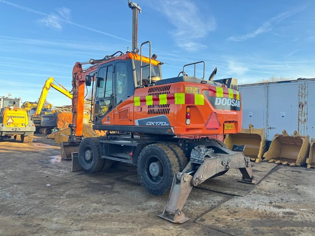 Doosan DX 170 W - 5 - Pelle sur pneus: photos 3 Doosan DX 170 W - 5 - Pelle sur pneus: photos 3