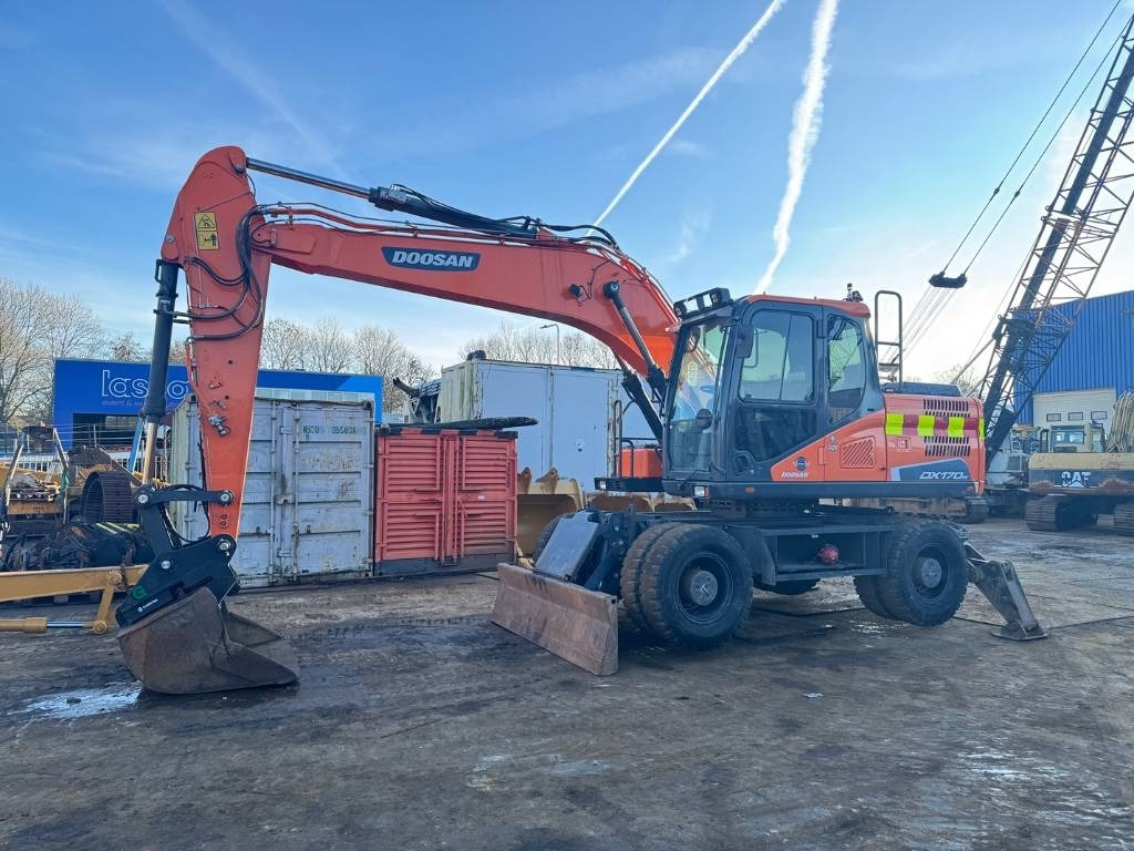 Doosan DX 170 W - 5 - Pelle sur pneus: photos 2 Doosan DX 170 W - 5 - Pelle sur pneus: photos 2