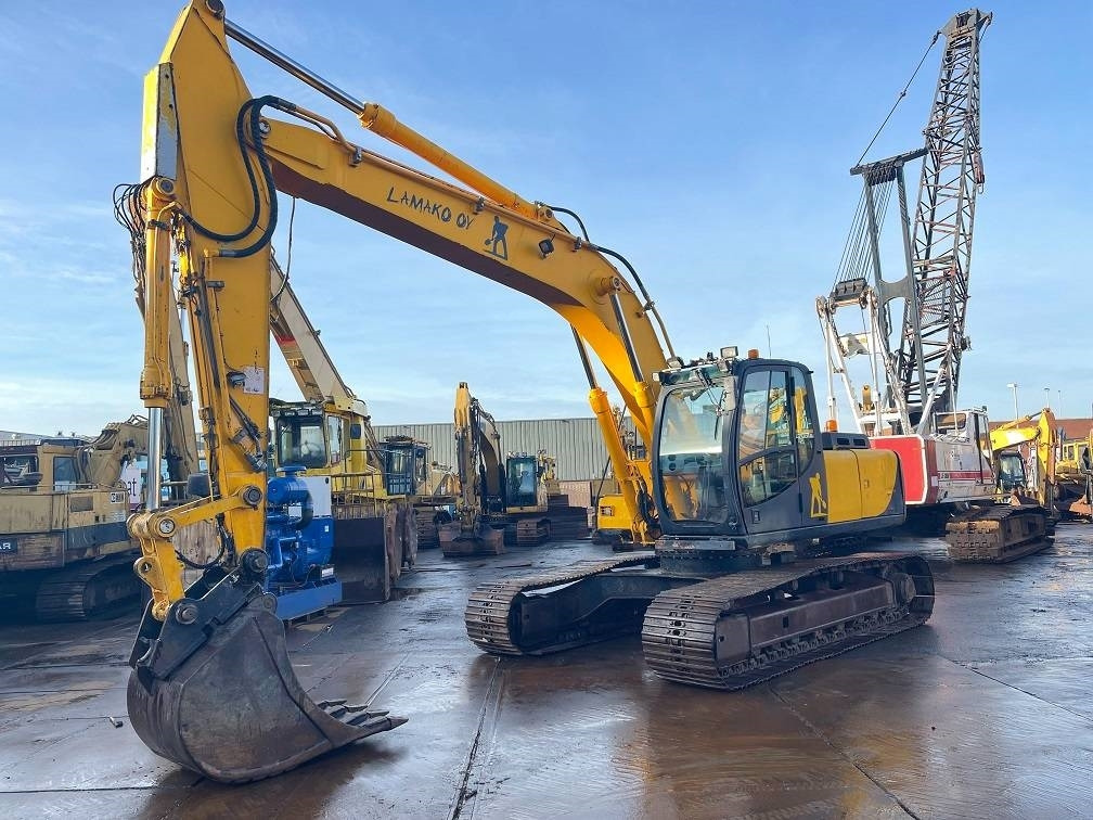 JCB JS 200 - Pelle sur chenille: photos 2 JCB JS 200 - Pelle sur chenille: photos 2