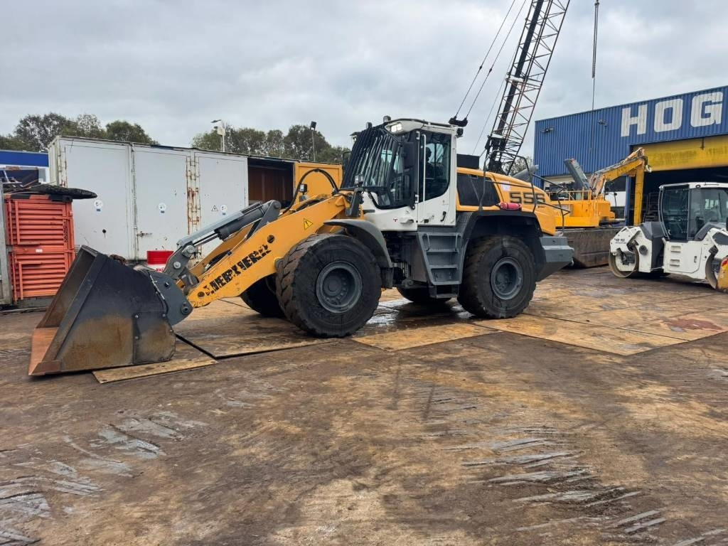 Liebherr L556  - Chargeuse sur pneus: photos 2 Liebherr L556  - Chargeuse sur pneus: photos 2