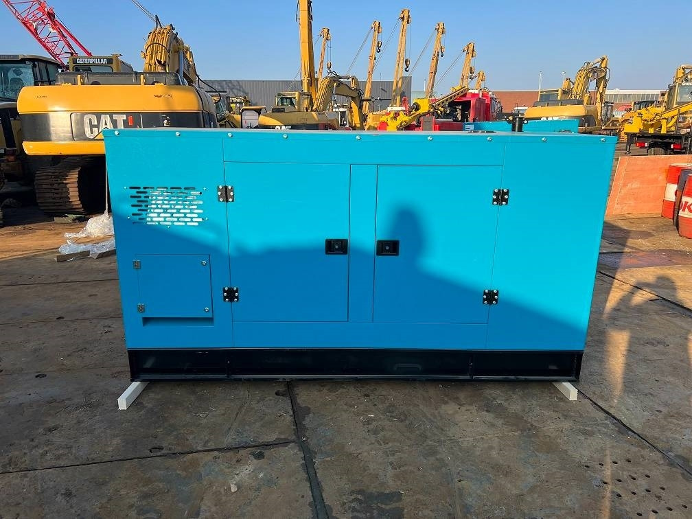 Ricardo 200KVA (160KW) SILENT GENERATOR 3 PHASE 50HZ 400V - Groupe électrogène: photos 5 Ricardo 200KVA (160KW) SILENT GENERATOR 3 PHASE 50HZ 400V - Groupe électrogène: photos 5