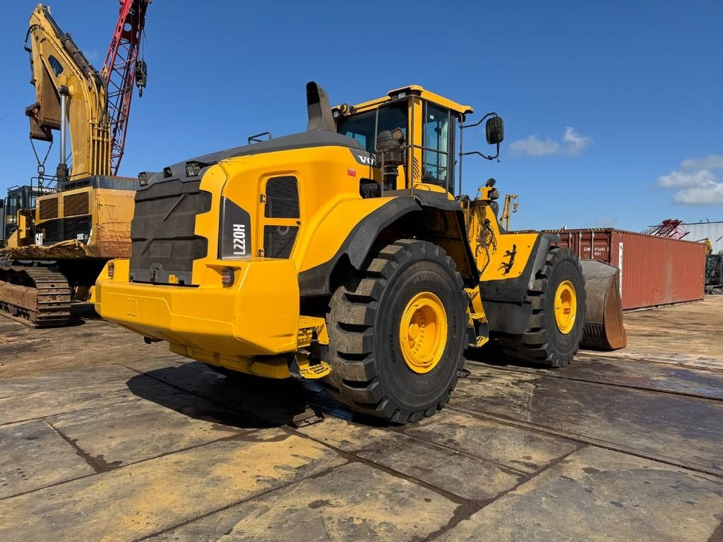 Volvo L 220 H ( WITH NEW TYRES ) - Chargeuse sur pneus: photos 5 Volvo L 220 H ( WITH NEW TYRES ) - Chargeuse sur pneus: photos 5