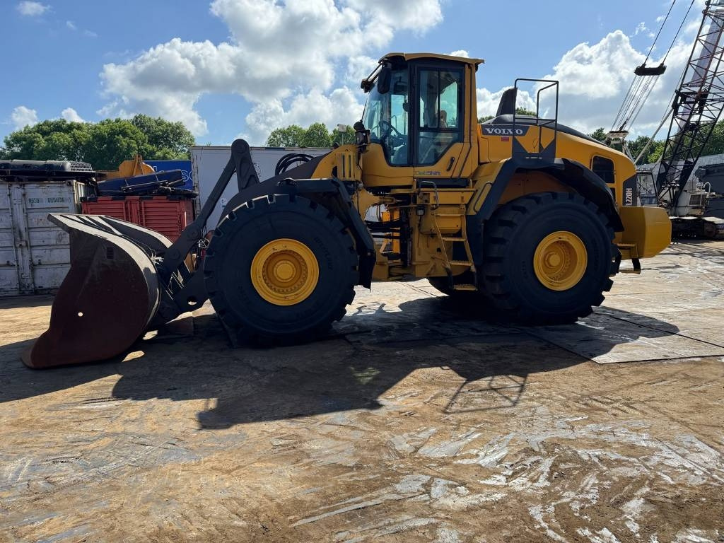 Volvo L 220 H ( WITH NEW TYRES ) - Chargeuse sur pneus: photos 1 Volvo L 220 H ( WITH NEW TYRES ) - Chargeuse sur pneus: photos 1