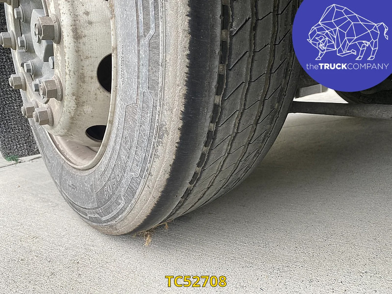 Iveco Stralis - Camion à rideaux coulissants: photos 3 Iveco Stralis - Camion à rideaux coulissants: photos 3