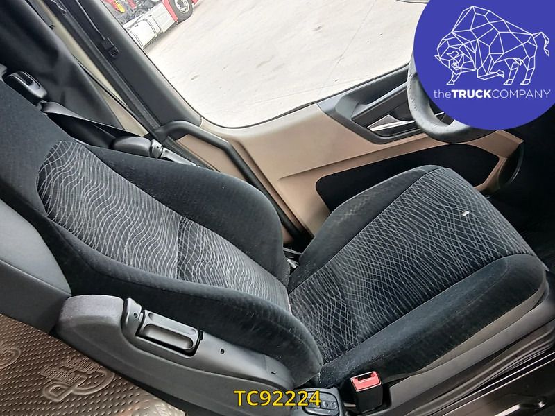 Mercedes-Benz Actros 2548 - Camion à rideaux coulissants: photos 4 Mercedes-Benz Actros 2548 - Camion à rideaux coulissants: photos 4