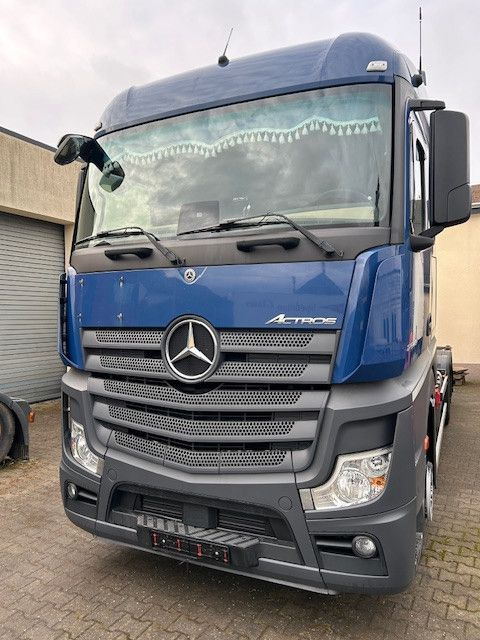 Mercedes-Benz 2548 Mercedes-Benz 2548 - Camion porte-conteneur/ Caisse mobile: photos 3 Mercedes-Benz 2548 Mercedes-Benz 2548 - Camion porte-conteneur/ Caisse mobile: photos 3