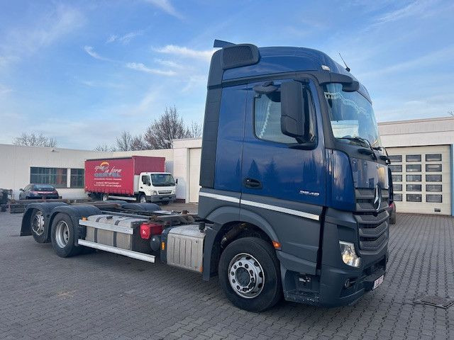 Mercedes-Benz 2548 Mercedes-Benz 2548 - Camion porte-conteneur/ Caisse mobile: photos 1 Mercedes-Benz 2548 Mercedes-Benz 2548 - Camion porte-conteneur/ Caisse mobile: photos 1