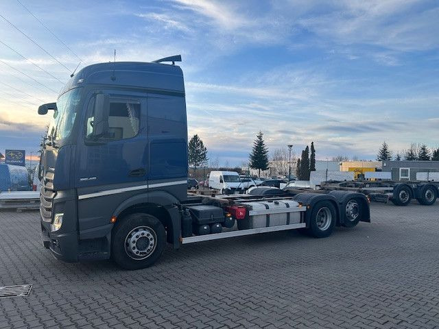 Mercedes-Benz 2548 Mercedes-Benz 2548 - Camion porte-conteneur/ Caisse mobile: photos 2 Mercedes-Benz 2548 Mercedes-Benz 2548 - Camion porte-conteneur/ Caisse mobile: photos 2
