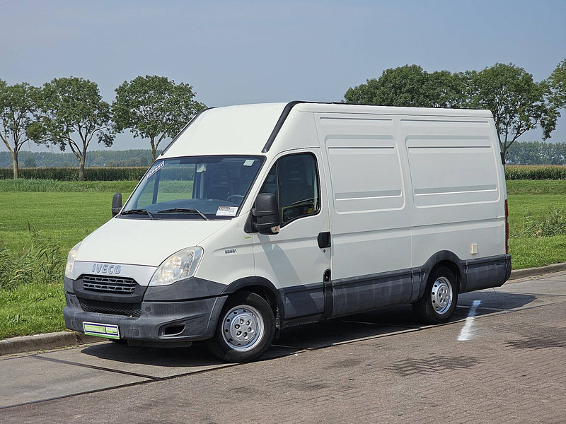 Iveco Daily 35S21 L2H2 Airco 3.0L 204p - Fourgon utilitaire: photos 2 Iveco Daily 35S21 L2H2 Airco 3.0L 204p - Fourgon utilitaire: photos 2