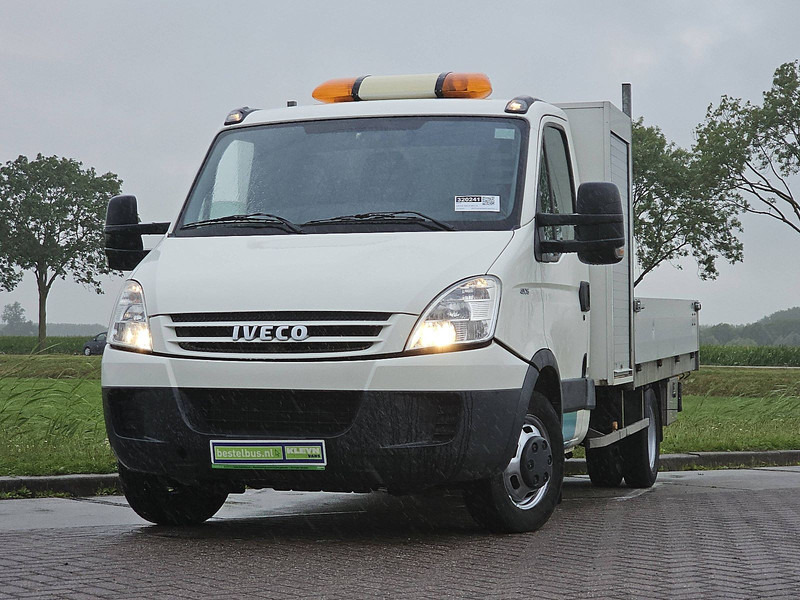 Iveco Daily 40C15 XL FASSI laadkraan - Utilitaire plateau: photos 1 Iveco Daily 40C15 XL FASSI laadkraan - Utilitaire plateau: photos 1