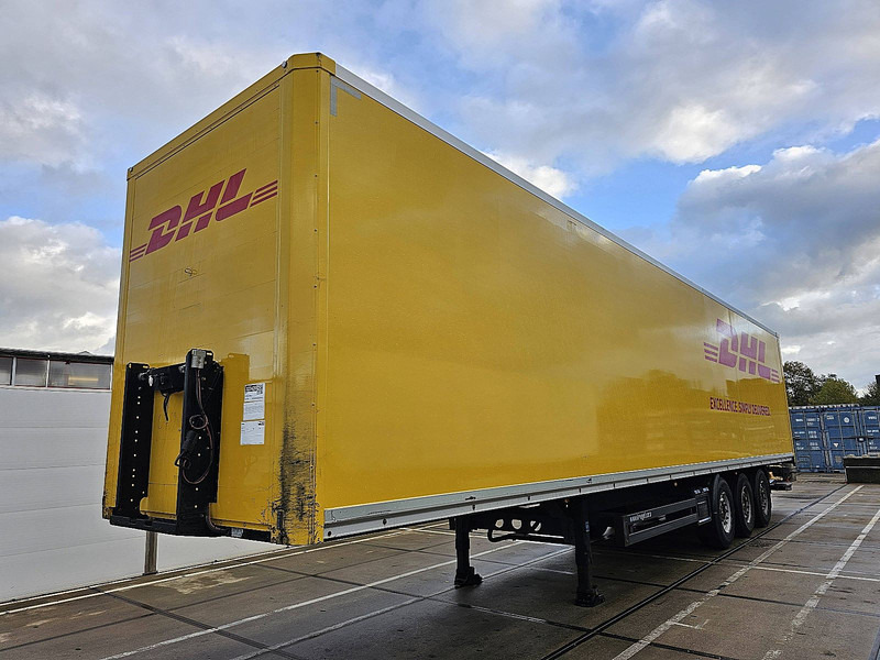 Kögel SKH24 LIFT AXLE TAILLIFT - Semi-remorque fourgon: photos 1 Kögel SKH24 LIFT AXLE TAILLIFT - Semi-remorque fourgon: photos 1