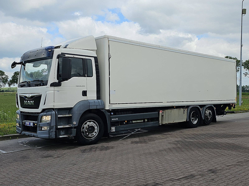 MAN 26.320 TGS 6X2-4 LL TAILLIFT - Camion fourgon: photos 2 MAN 26.320 TGS 6X2-4 LL TAILLIFT - Camion fourgon: photos 2