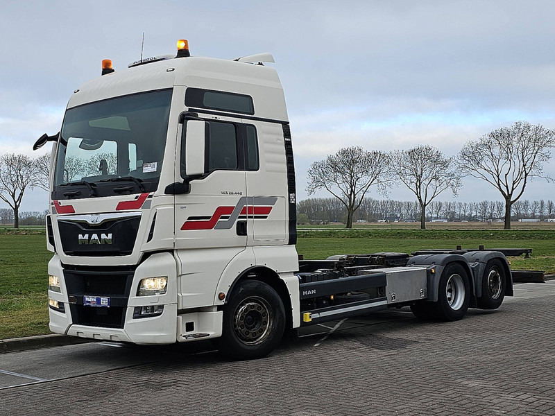MAN 26.440 TGX XXL 6X2-4 INTARDER - Camion porte-conteneur/ Caisse mobile: photos 2 MAN 26.440 TGX XXL 6X2-4 INTARDER - Camion porte-conteneur/ Caisse mobile: photos 2