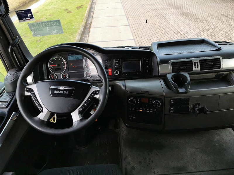 Photo d'intérieur 1: Camion benne MAN 35.480 TGS 8X4 BL MEILLER STEEL