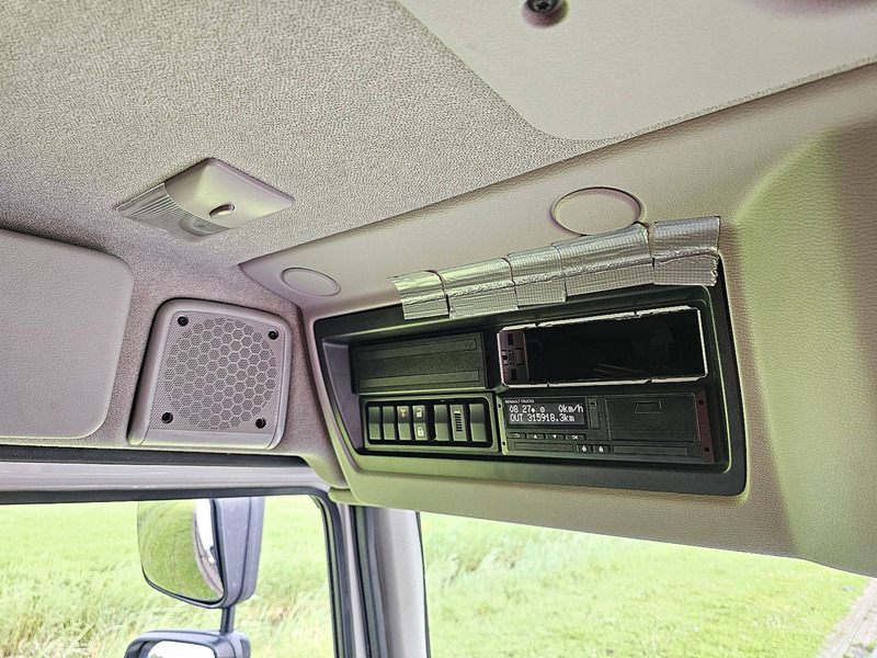 Camion fourgon Renault D 210 11.9T AIRCO TAILLIFT: photos 10
