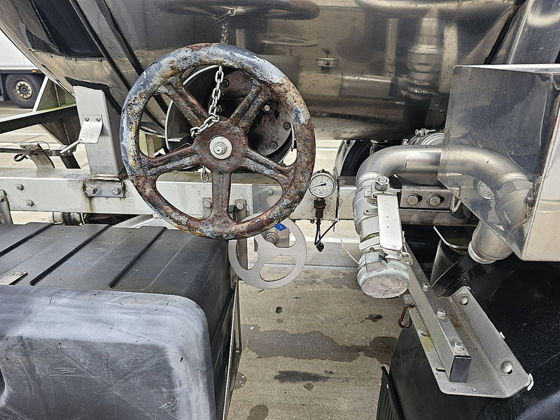 Semi-remorque Feldbinder TSA 30,3-1 Bitumen: photos 9 Semi-remorque Feldbinder TSA 30,3-1 Bitumen: photos 9