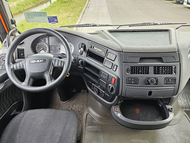 Photo d'intérieur 1: Tracteur routier DAF XF 450